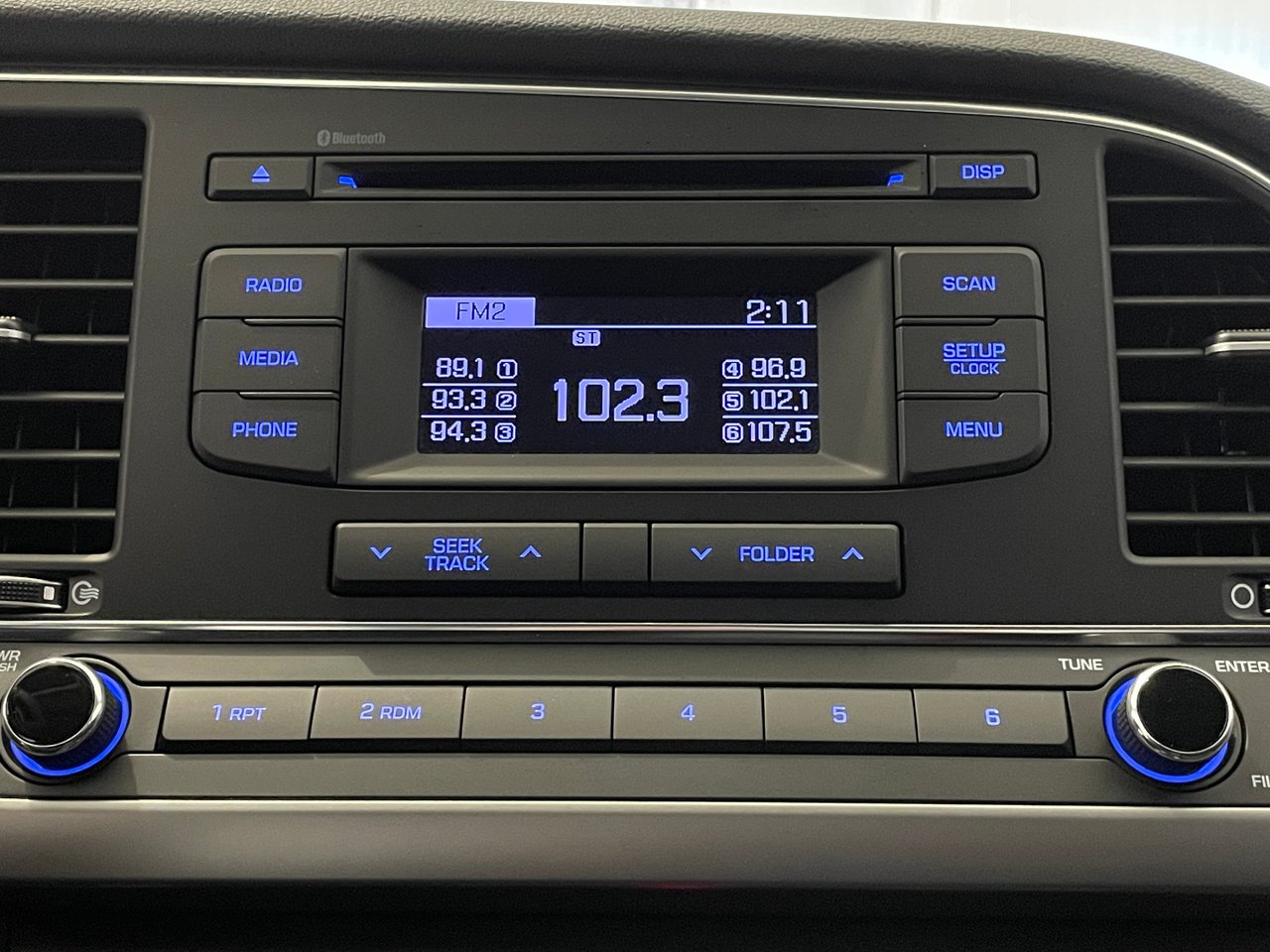 Hyundai Elantra LE 2017-14