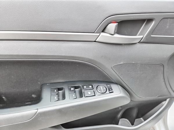 2017 Hyundai Elantra GLS-9