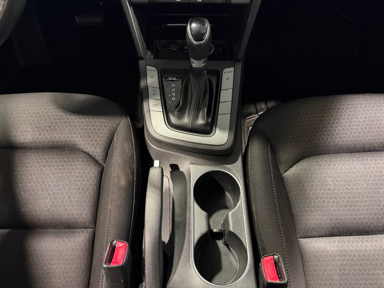 Hyundai Elantra SE 2018-22