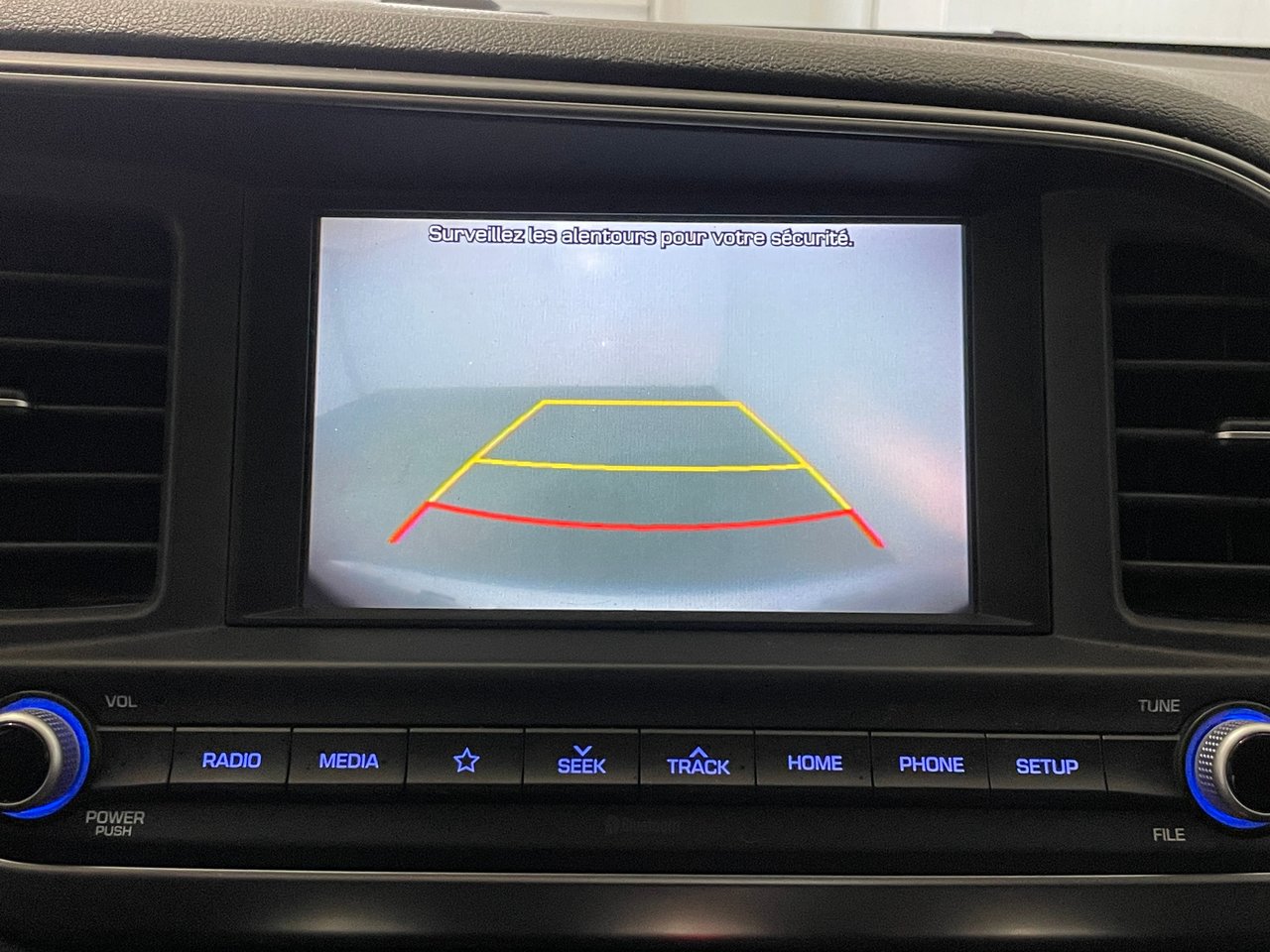 2019 Hyundai Elantra Preferred-18