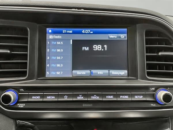 2020 Hyundai Elantra Preferred-17