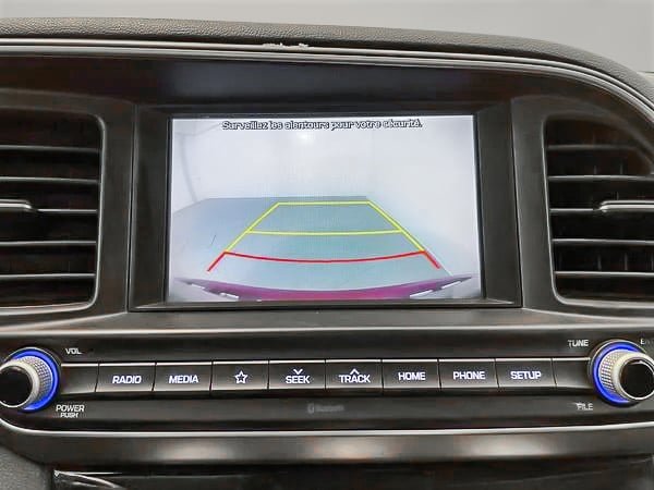 2020 Hyundai Elantra Preferred-19