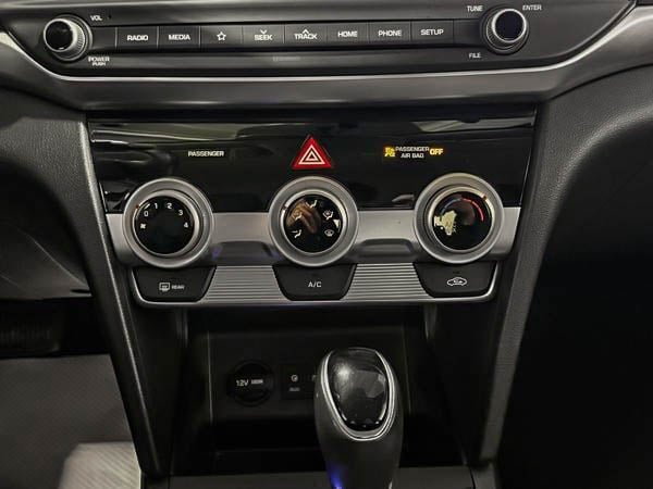 Hyundai Elantra Preferred 2020-21