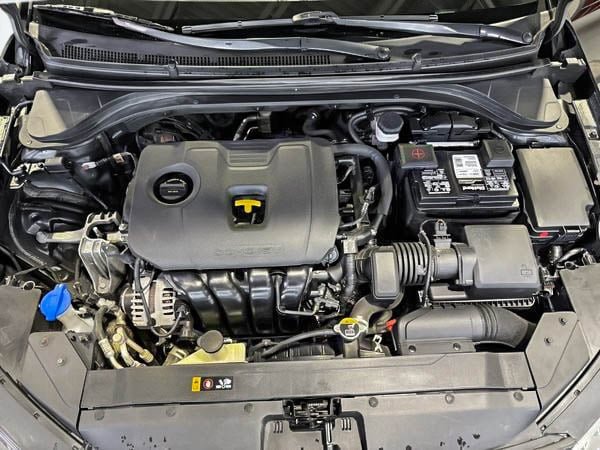 Hyundai Elantra Preferred 2020-25