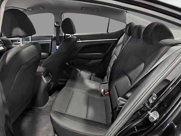 2020 Hyundai Elantra ESSENTIAL-23