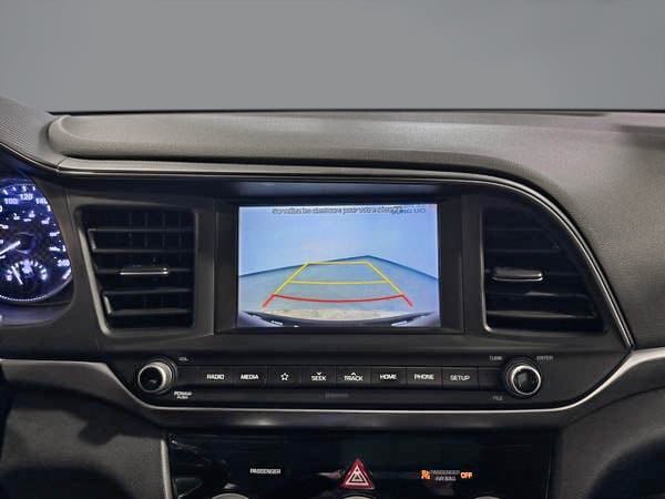 2020 Hyundai Elantra ESSENTIAL-20