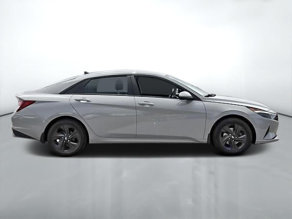 2023 Hyundai Elantra Preferred-1