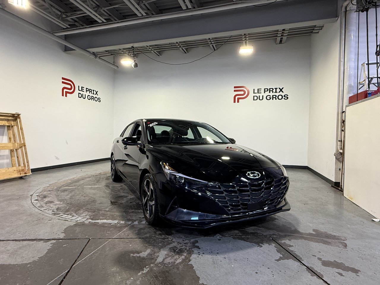 2023 Hyundai Elantra Luxury-0