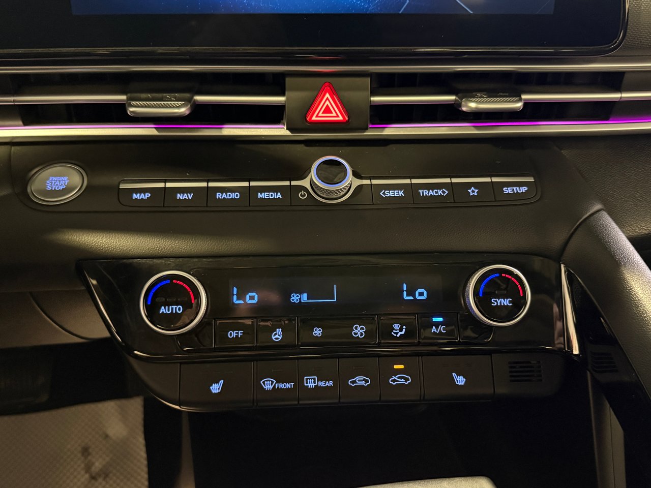 2023 Hyundai Elantra Luxury-22