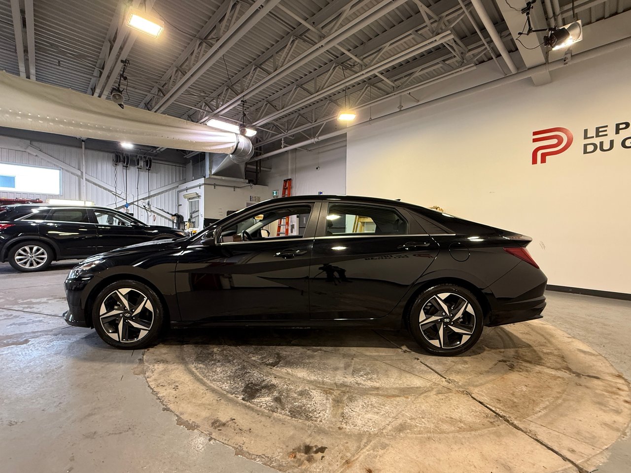 2023 Hyundai Elantra Luxury-5