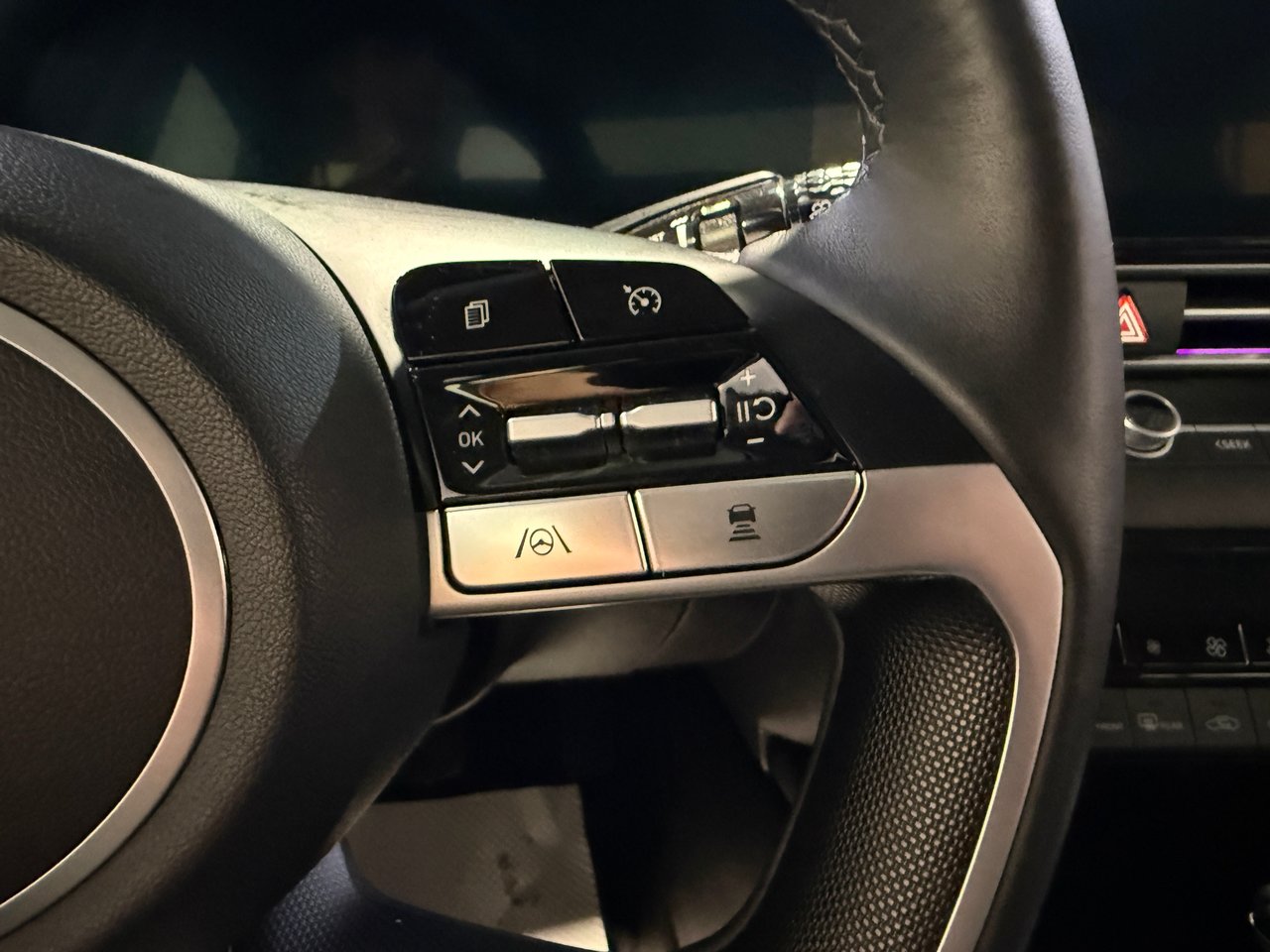 2023 Hyundai Elantra Luxury-16