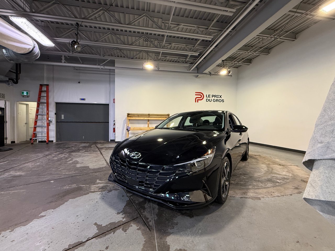 2023 Hyundai Elantra Luxury-6