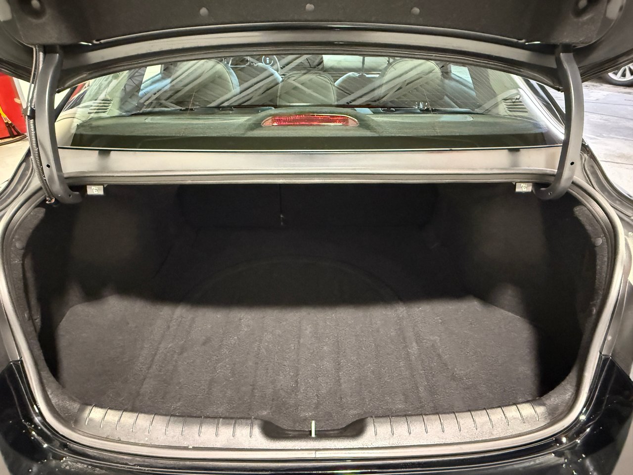 2023 Hyundai Elantra Luxury-25