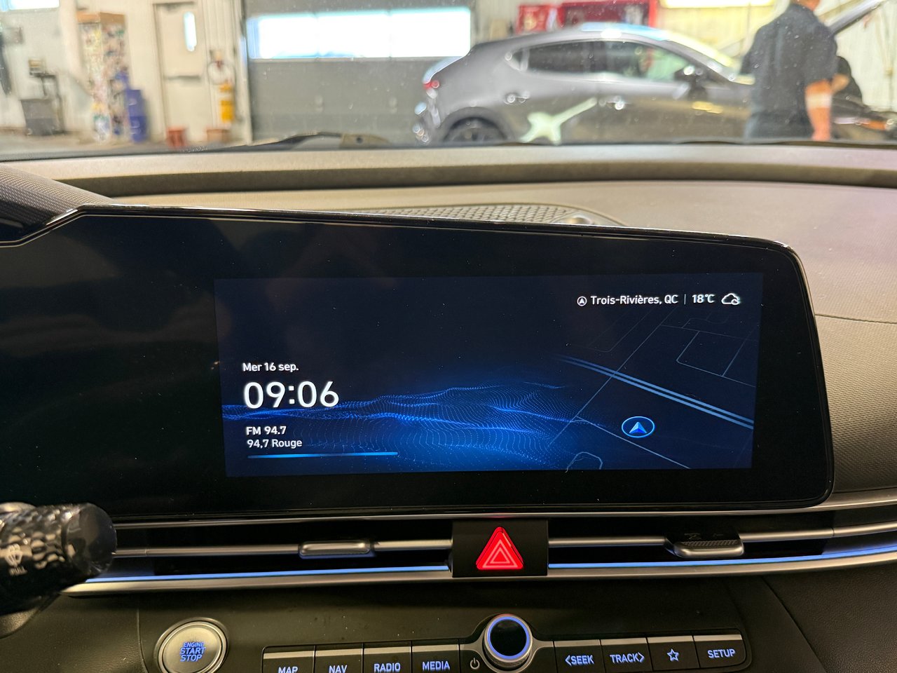 Hyundai Elantra LUXE 2023-20