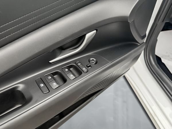 2024 Hyundai Elantra ESSENTIAL-7