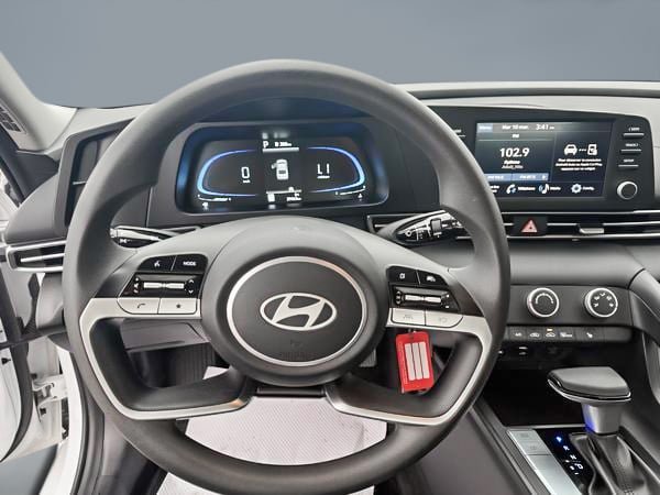 2024 Hyundai Elantra ESSENTIAL-15