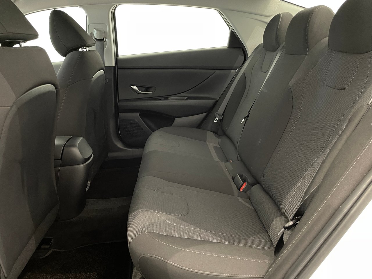 2024 Hyundai Elantra ESSENTIAL-22