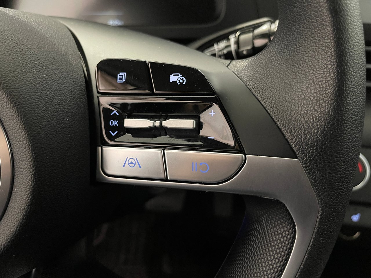 2024 Hyundai Elantra ESSENTIAL-13