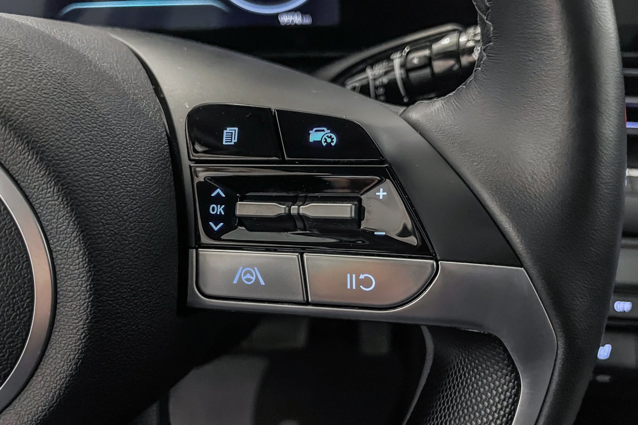2025 Hyundai Elantra Preferred Tech-12