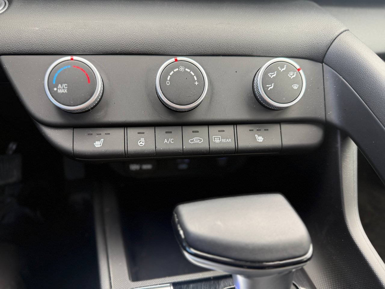 2025 Hyundai Elantra Preferred-11