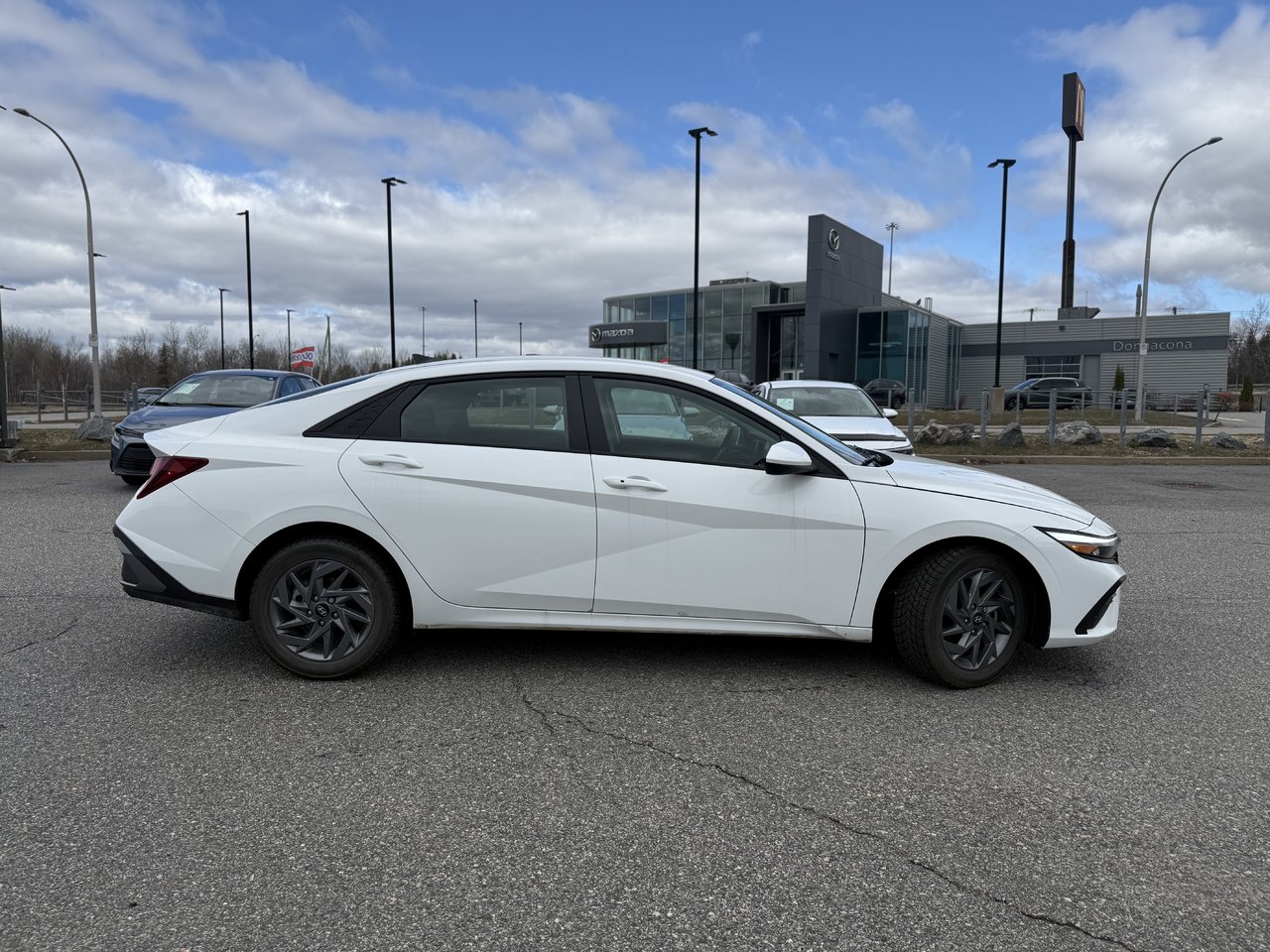 2025 Hyundai Elantra Preferred-1