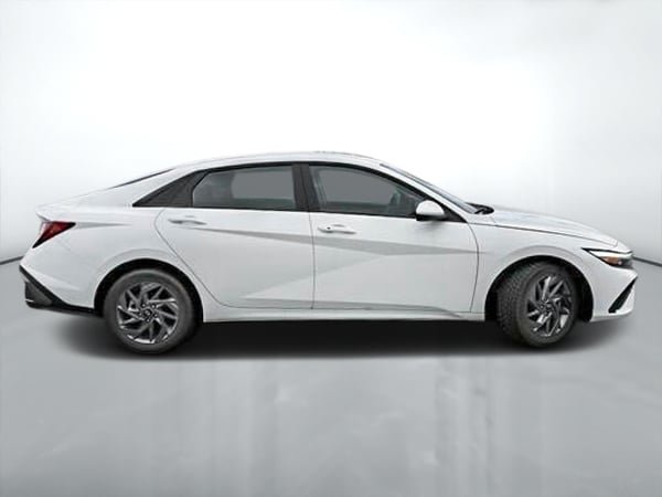 2025 Hyundai Elantra Preferred-1