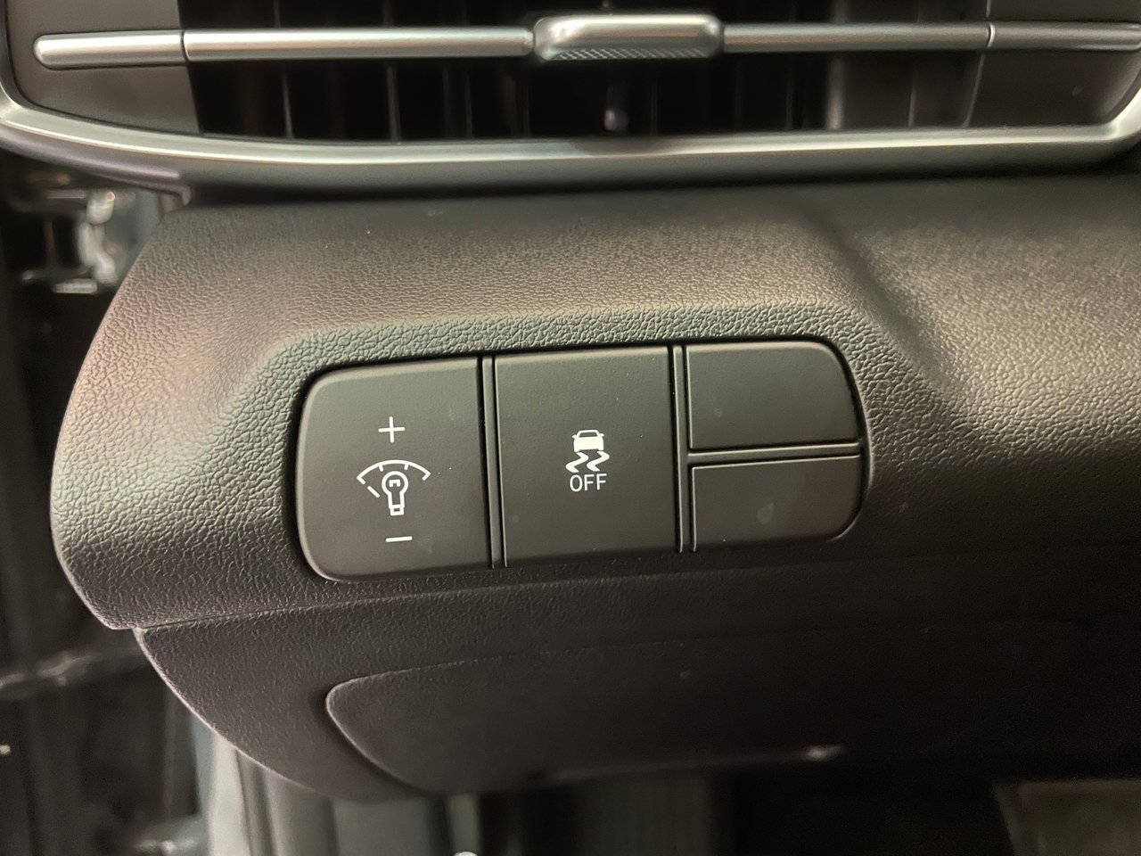 Hyundai Elantra Preferred 2025-15