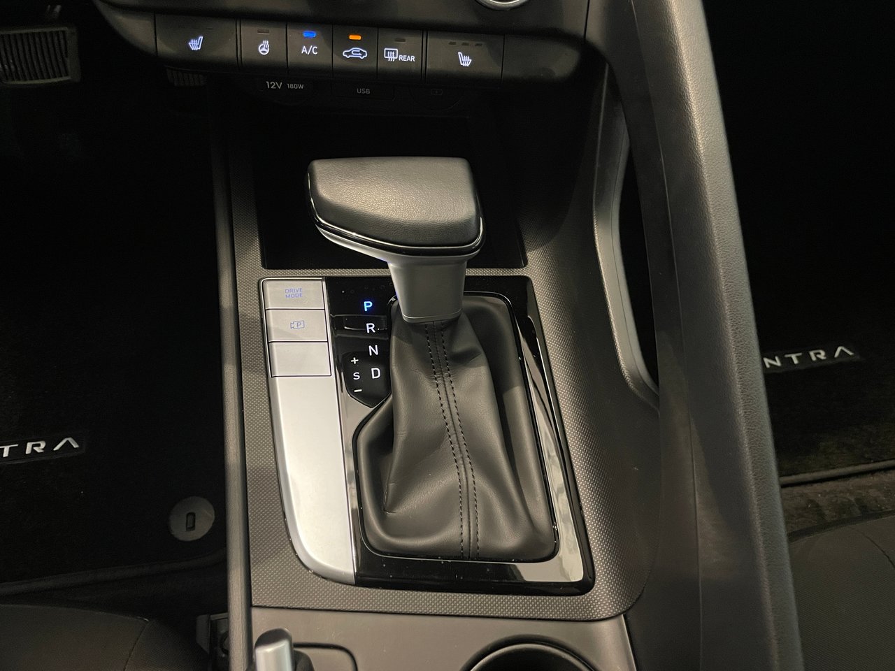 Hyundai Elantra Preferred 2025-21