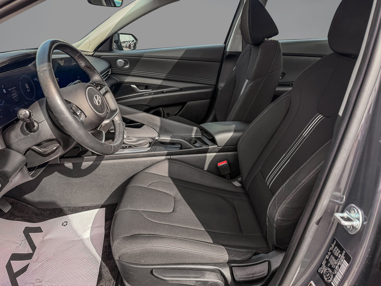 2025 Hyundai Elantra ESSENTIAL 2.0L-12