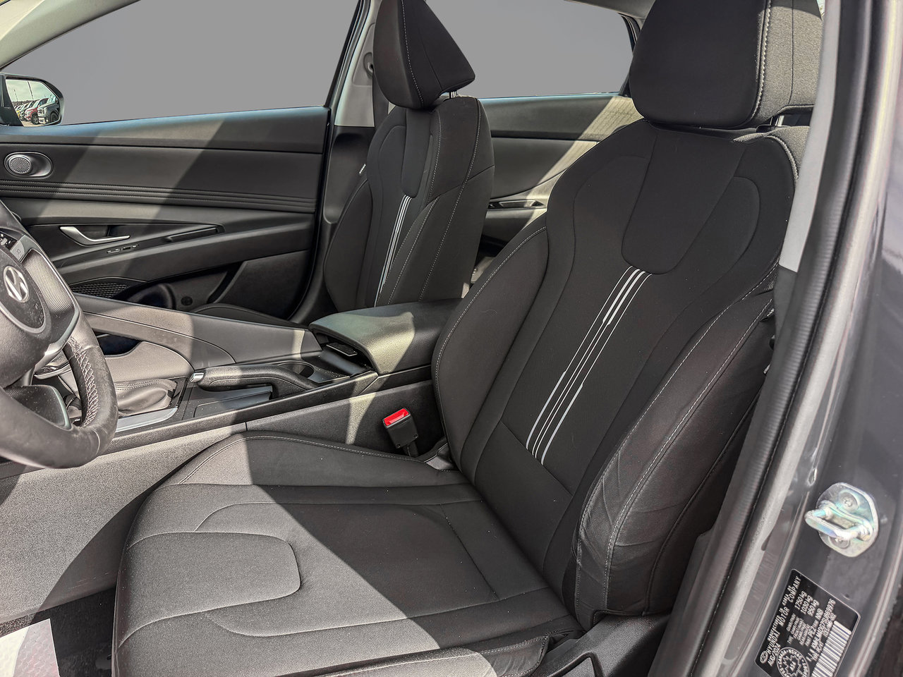 2025 Hyundai Elantra ESSENTIAL 2.0L-13