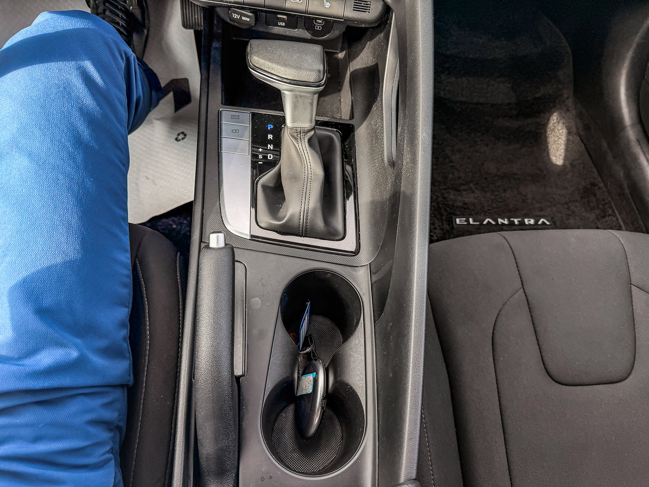2025 Hyundai Elantra ESSENTIAL 2.0L-23