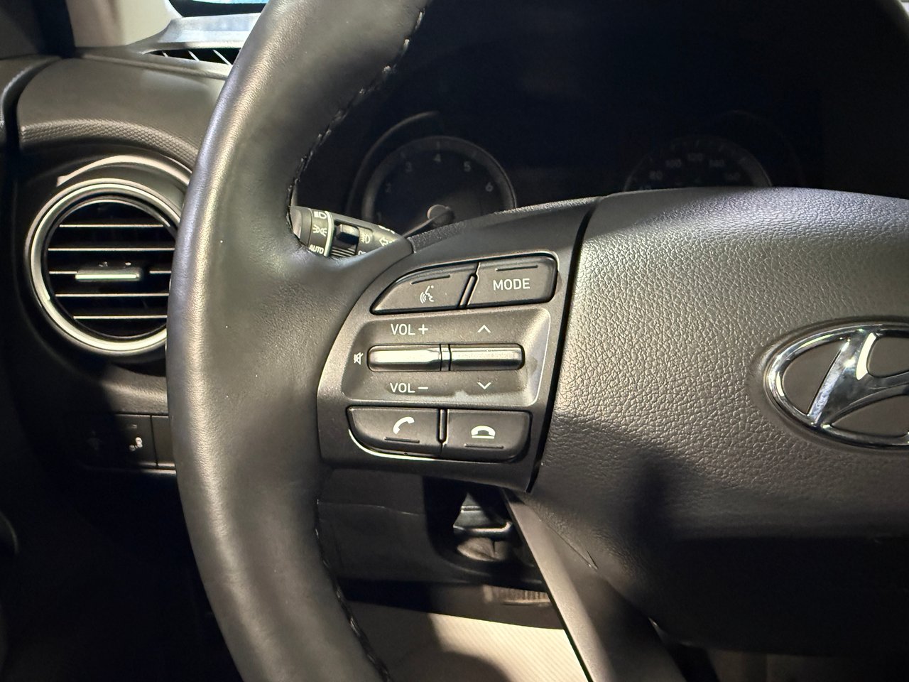Hyundai Kona LUXURY AWD 2019-16