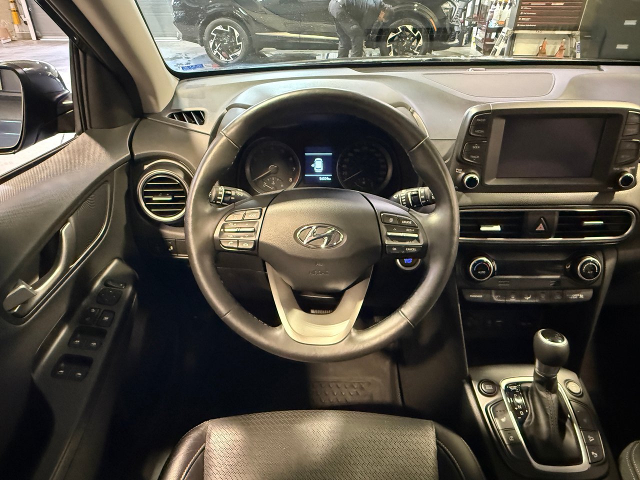 Hyundai Kona LUXURY AWD 2019-15