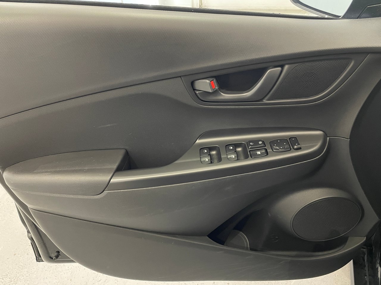 2020 Hyundai Kona Preferred AWD-9