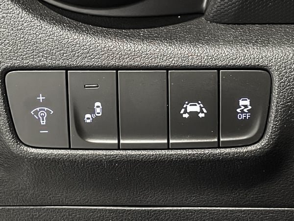 2020 Hyundai Kona Luxury AWD-16