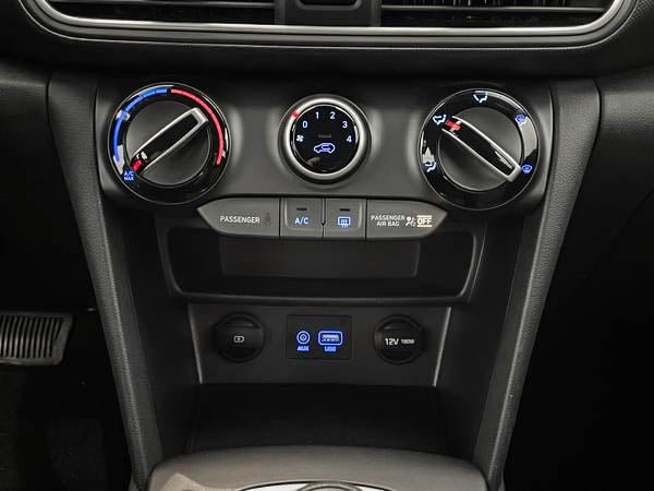 Hyundai Kona Essential AWD 2020-19
