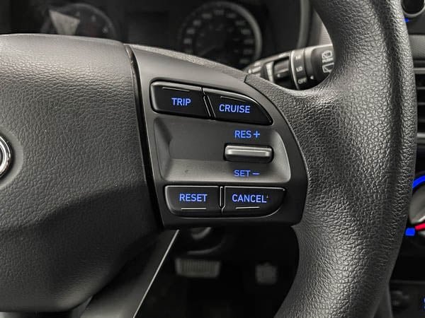 Hyundai Kona Essential AWD 2020-13