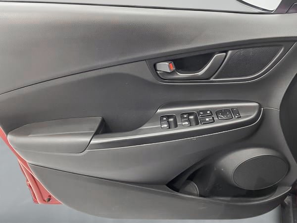 2022 Hyundai Kona Preferred AWD-9