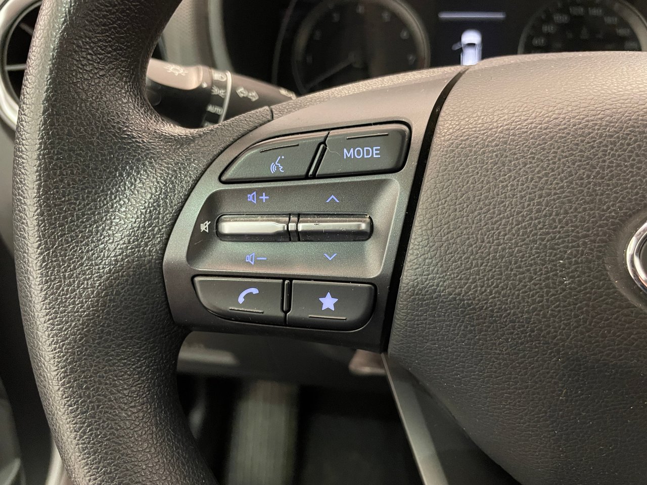 2022 Hyundai Kona Essential AWD-11
