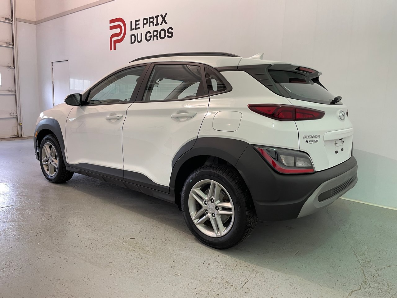 2022 Hyundai Kona Essential AWD-4
