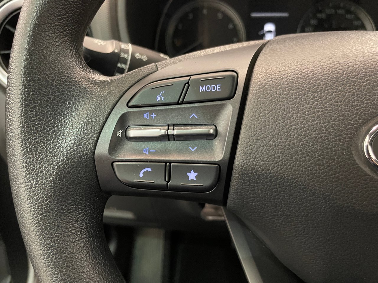 Hyundai Kona Essential AWD 2022-12