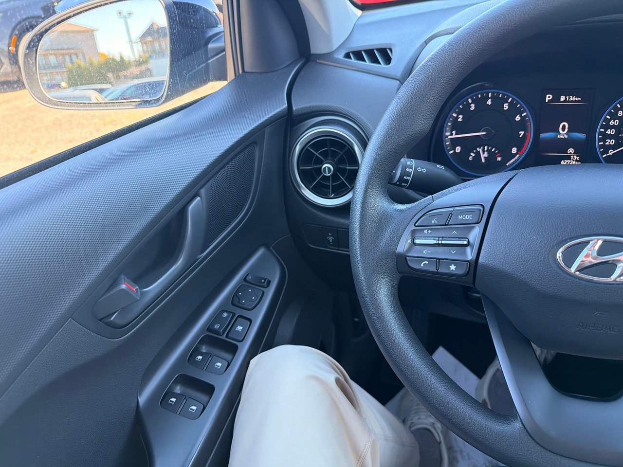 Hyundai Kona ESSENTIAL AWD 2023-17