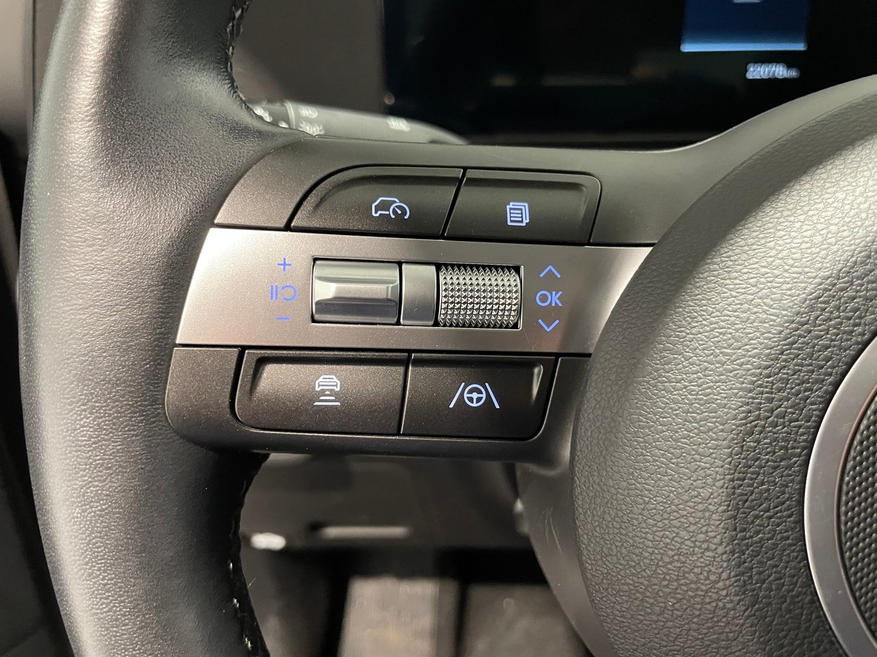 2024 Hyundai Kona Preferred AWD-12