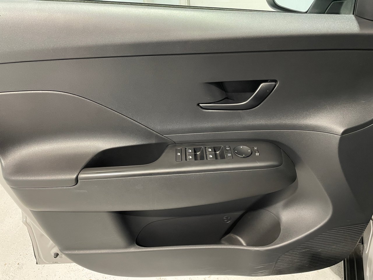 2024 Hyundai Kona Preferred AWD-9