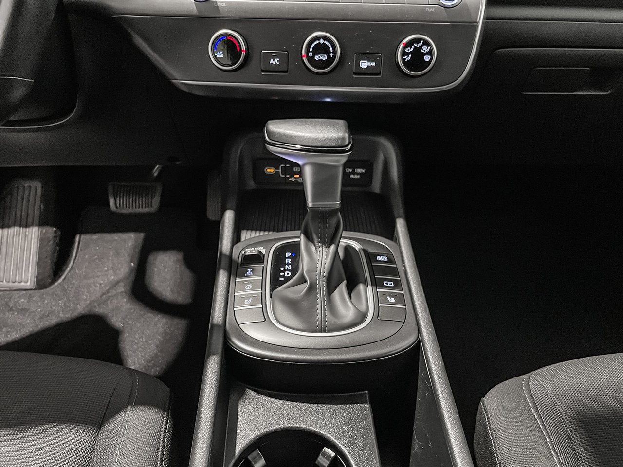 2024 Hyundai Kona Preferred AWD-21