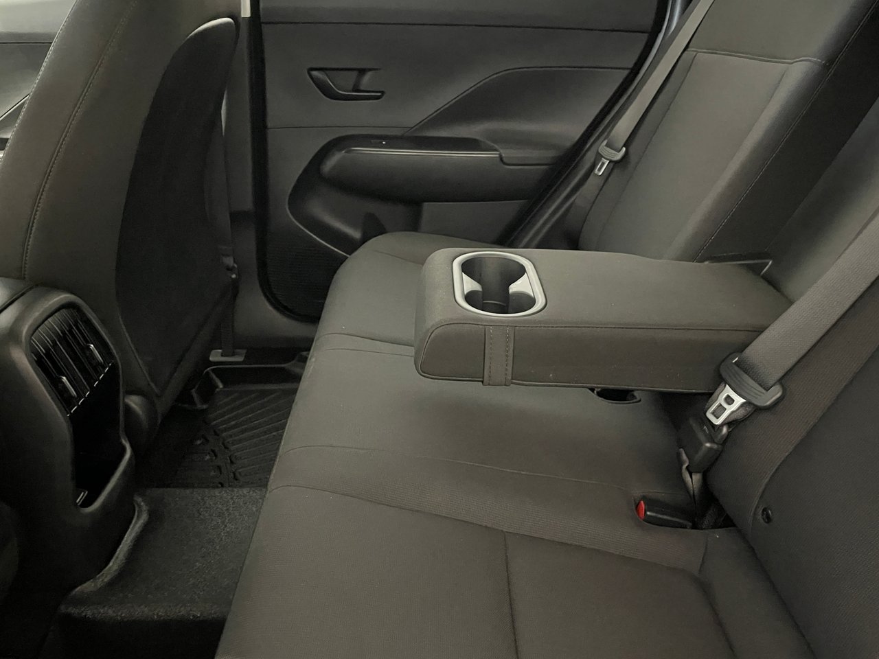 2025 Hyundai Kona Essential AWD-23
