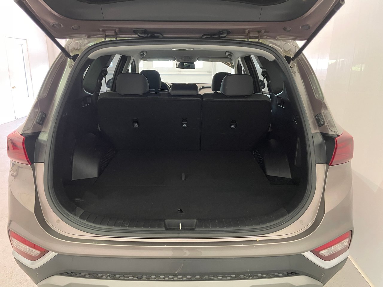 Hyundai Santa Fe Preferred 2.0T AWD 2019-26