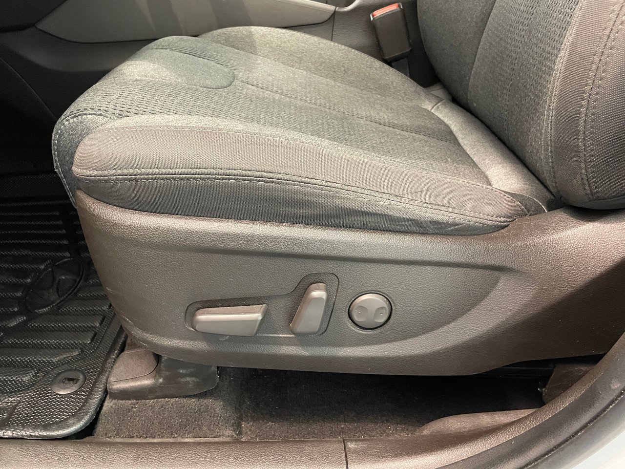 2020 Hyundai Santa Fe Preferred AWD-11