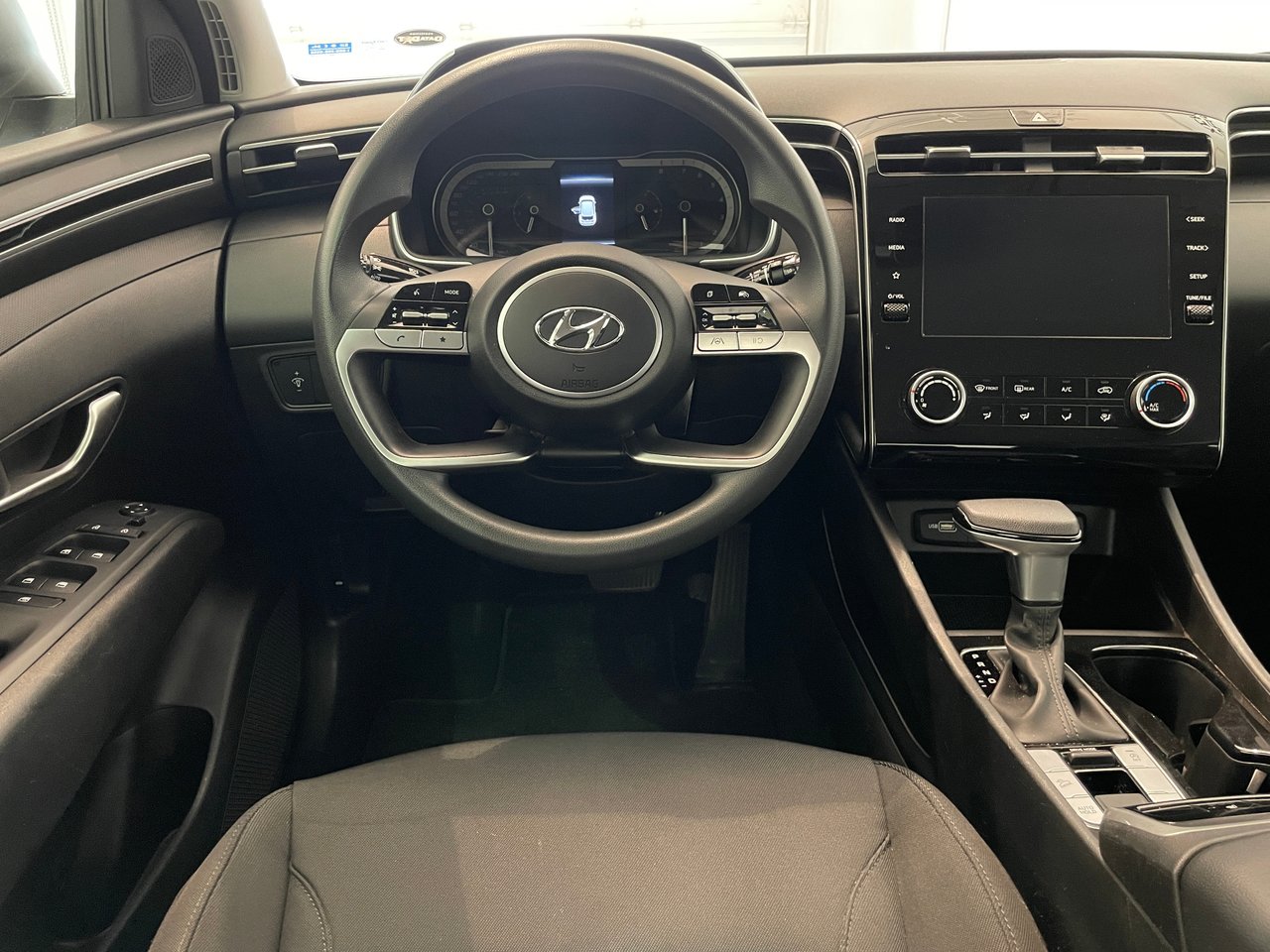 2022 Hyundai Tucson Essential-8