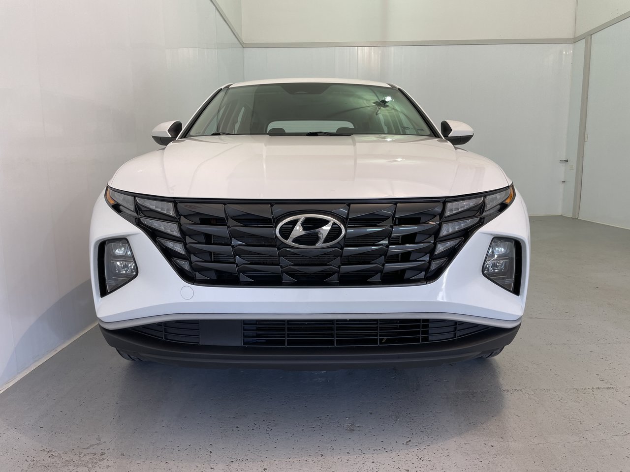 2022 Hyundai Tucson Essential-1